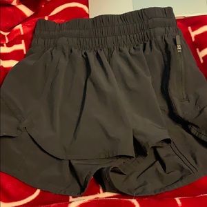 Lululemon tracker short V